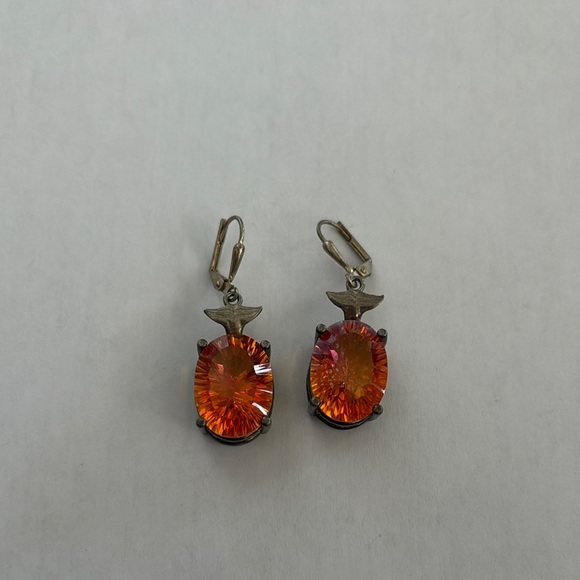 gorgeous Orange gemstone Earrings whale tail design - Picture 2 of 6
